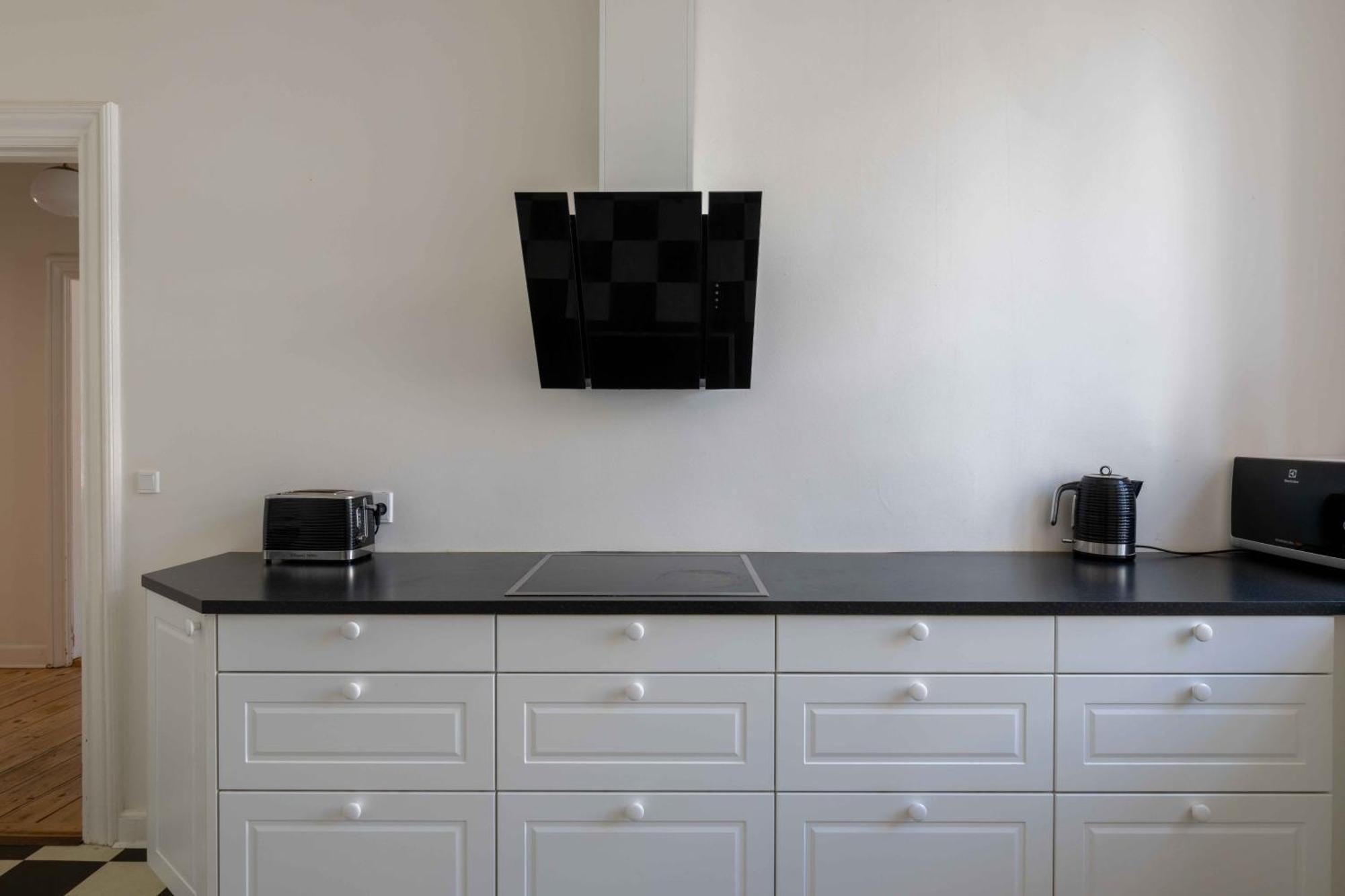 Apartamento Lovely 3br Manor Flat 5 Min From Tivoli Gardens Copenhague